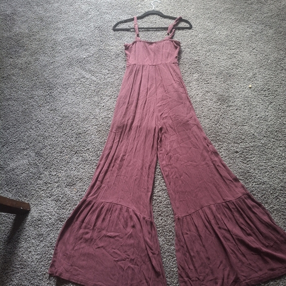 Elegant Pink Jumpsuit with Flowing Palazzo Design - Picture 4 of 4